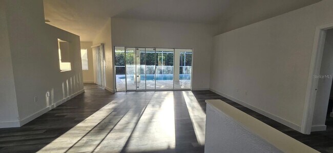 Building Photo - 5329 Kasper St