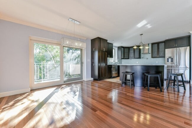 Foto del edificio - Coolidge Corner 2 bed / 2 bath 1185sqft w/...