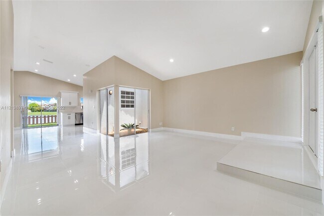 Foto del edificio - 5254 SW 153rd Ct
