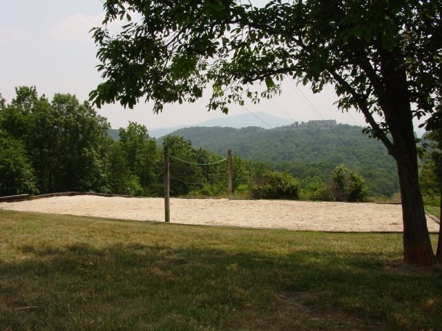 Cancha de vóleibol - Summit at Roanoke