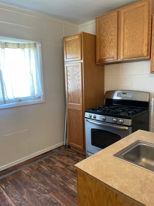 Foto del edificio - 1327 Tapia Blvd SW