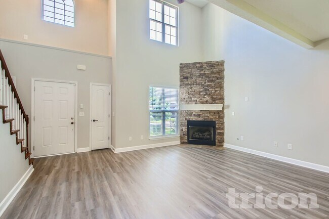 Foto del edificio - 241 Sundown Dr