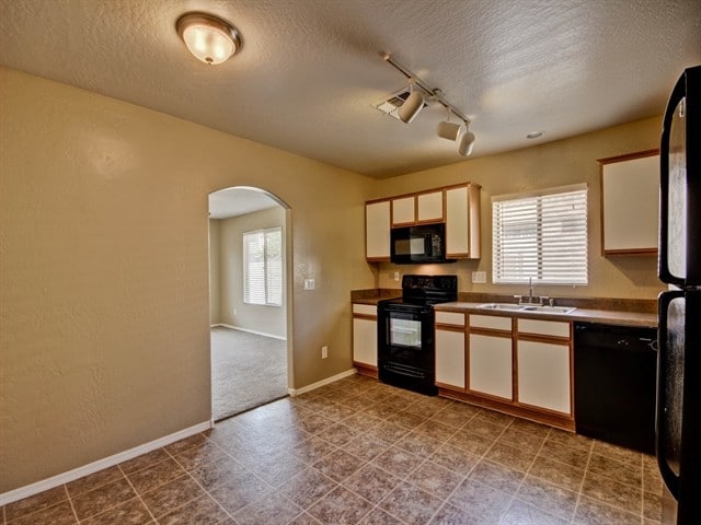 Building Photo - 12418 W Rosewood Drive