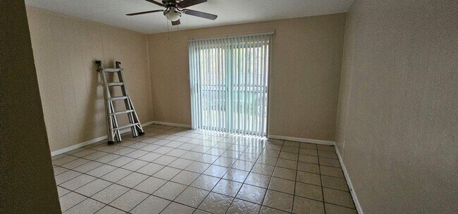 Foto del edificio - Two bedroom one bath house
