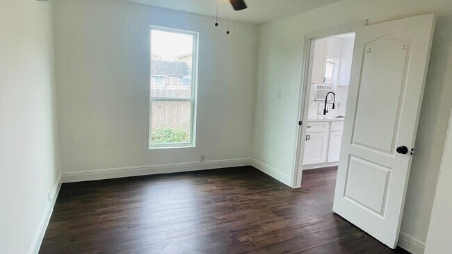 Photo - 413 N Live Oak St House