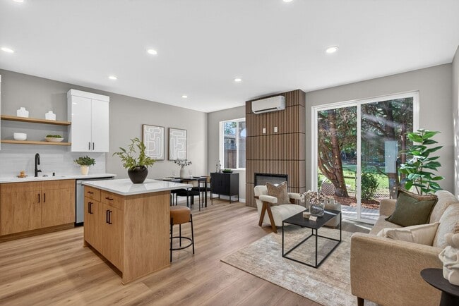 Building Photo - 15609 SE Meadowlark Ln