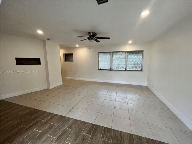 Building Photo - 1212 NW 16th Ct