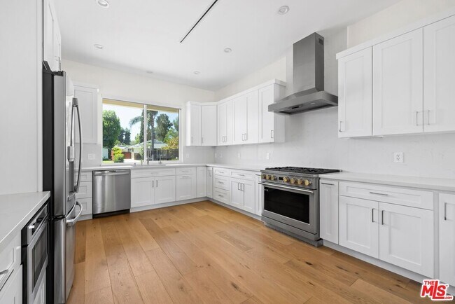 Building Photo - 23229 Friar St