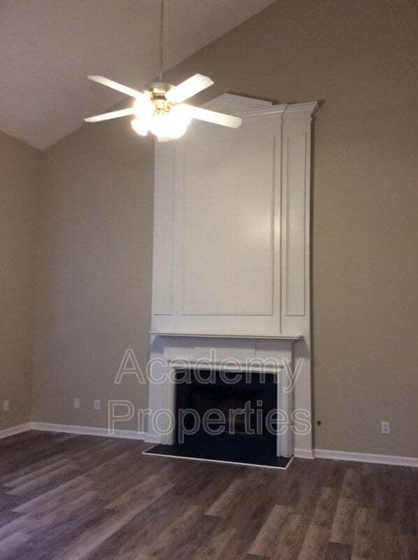 Foto del edificio - 1087 Glen Chase Dr