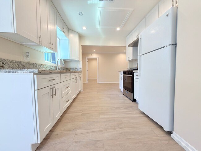 Foto del edificio - Modern 2BD/2BA ADU in Prime Toluca Terrace Location