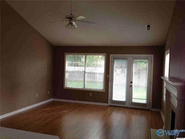 Foto del edificio - 110 Wildweed Ct