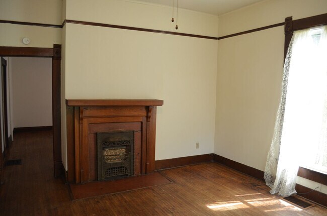 Building Photo - 1409 Hinkson
