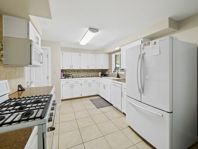 Foto del edificio - 435 S 1450 E St
