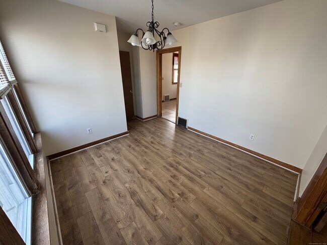 Foto del edificio - 1097 Dixwell Ave