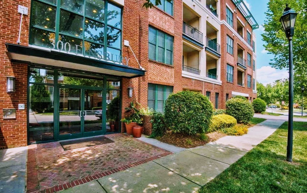 Primary Photo - 300 Finsbury St
