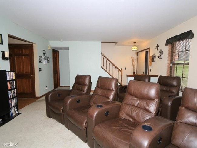 Building Photo - 3 br, 2.5 bath Condo - 2677  Montana Avenue