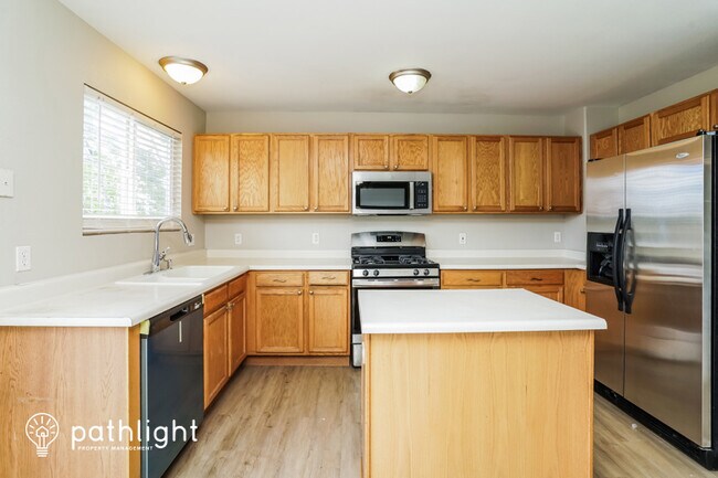 Building Photo - 6965 Highland Vista Drive
