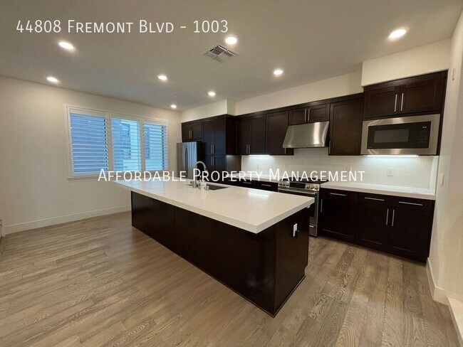 Foto del edificio - 44808 Fremont Blvd