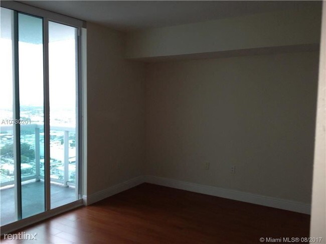 Foto del edificio - 411 NE 21st St