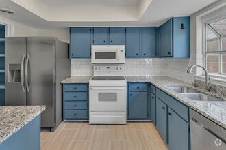 Building Photo - 460 Huntington Ridge Dr