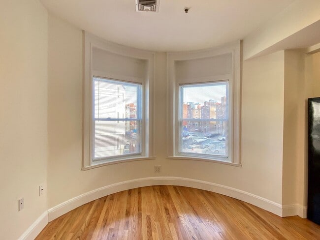 Building Photo - Nicely renovated 2 bed for September 1.