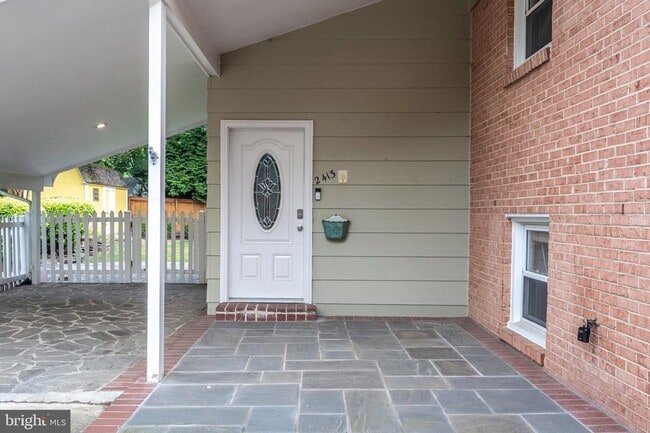 Building Photo - 2413 Childs Ln