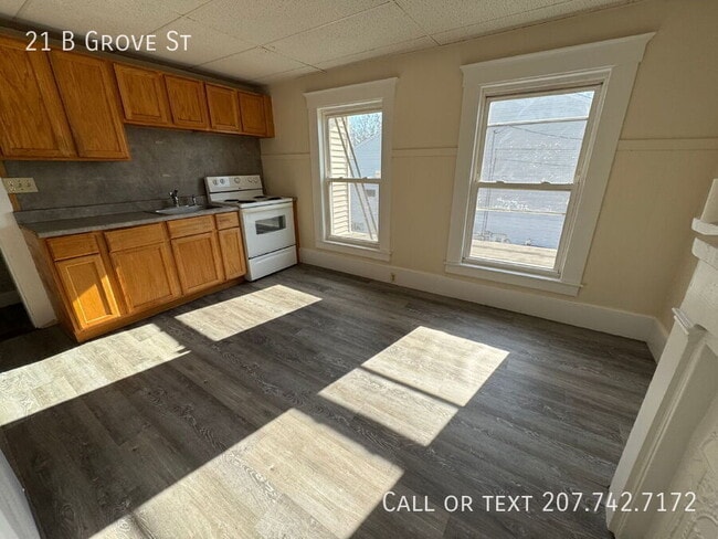 Building Photo - 21 Grove St