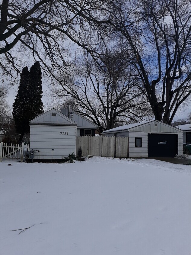 3226 8th St, Rockford, IL 61109 House Rental in Rockford, IL