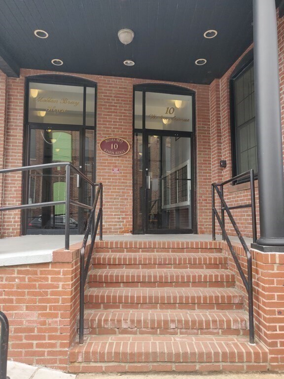 Foto del edificio - 10 Weston Ave