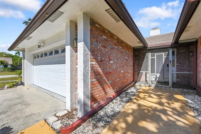 Foto del edificio - 1361 SW 26th Ave