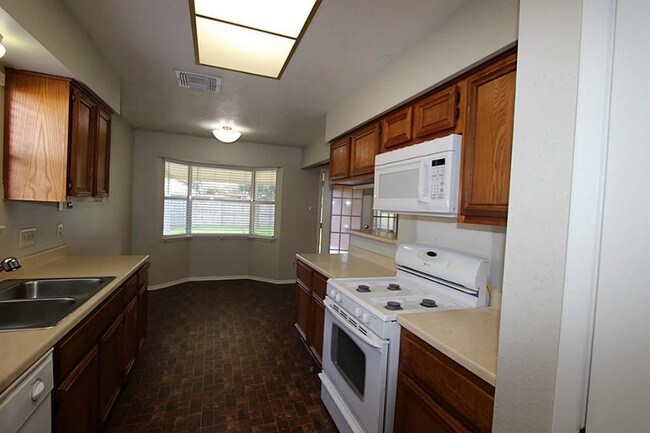Foto del edificio - 4330 Maple Cross Dr