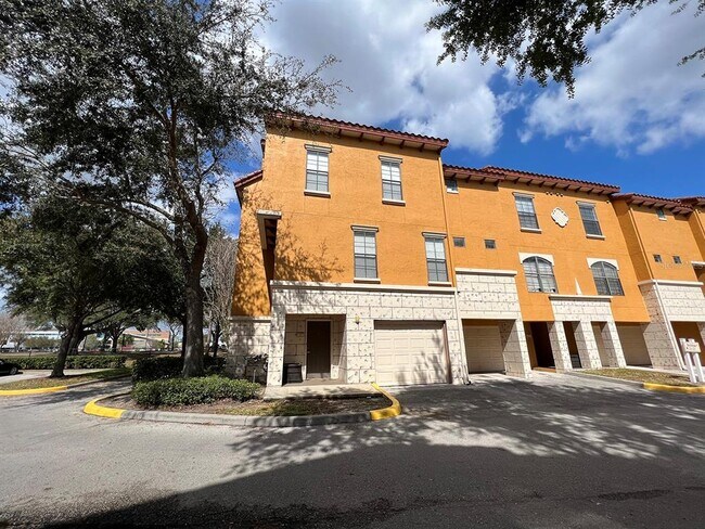 Foto del edificio - 6135 Metrowest Blvd