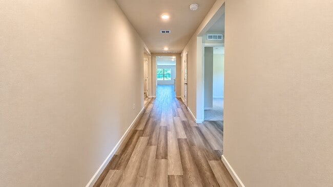 Foto del edificio - 3258 Lakeland Ave