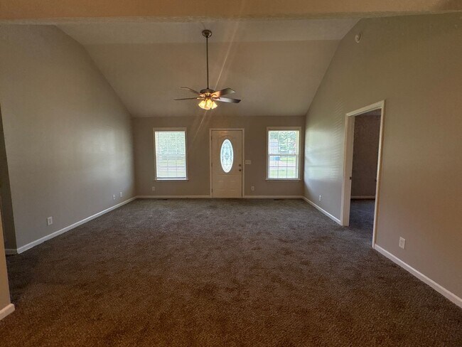 Foto del edificio - 479 Indian Springs Cir