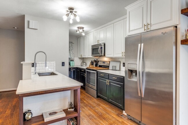 Building Photo - Oaklawn Lemmon Gem