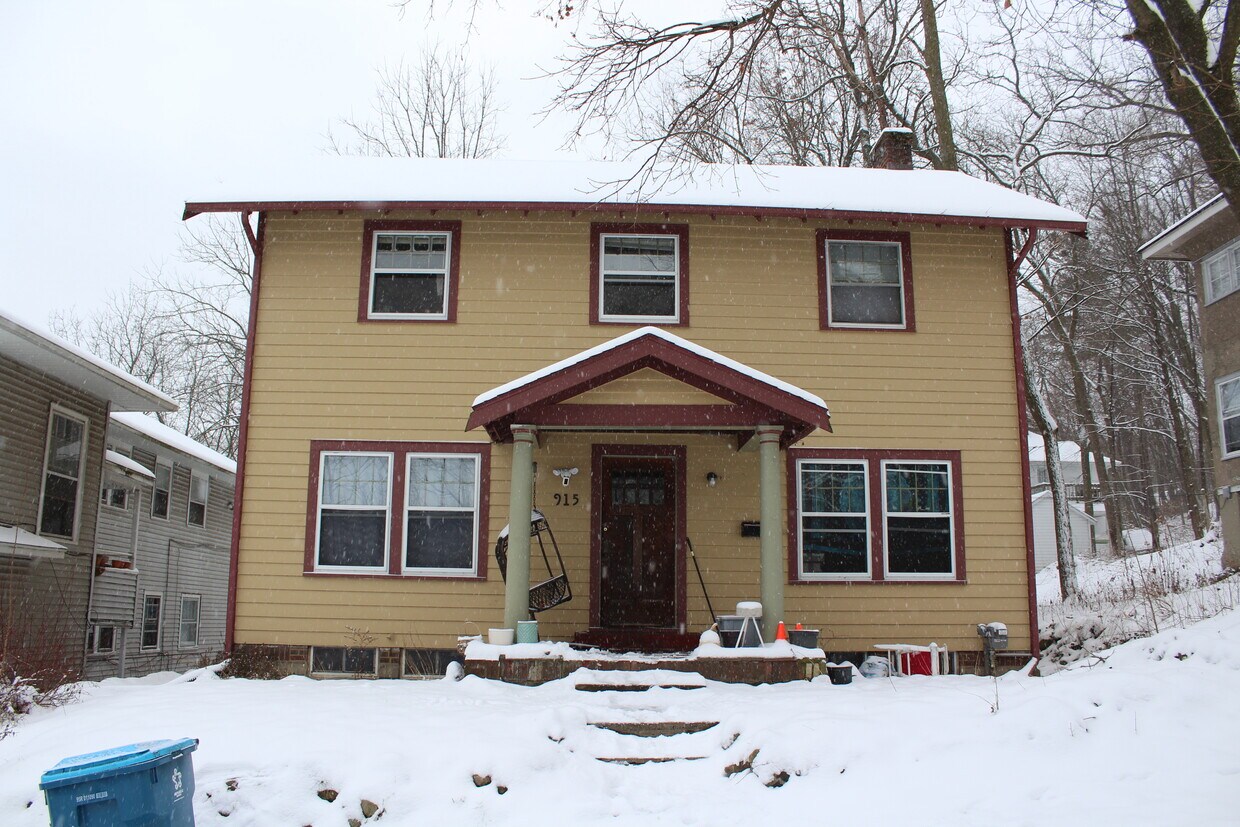 915 Walwood Pl, Kalamazoo, MI 49007 House Rental in Kalamazoo, MI