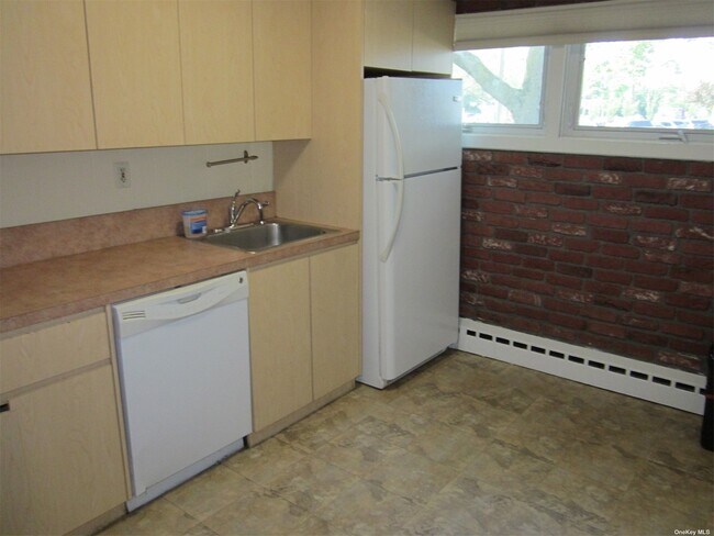 Building Photo - 1348 Peach Ln