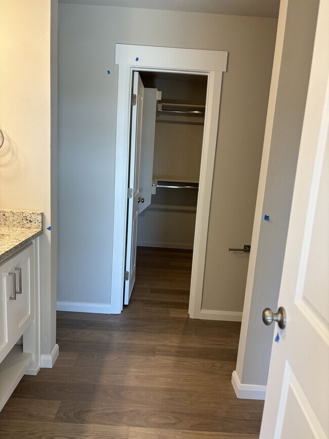 Foto del edificio - Brand New Duplex!