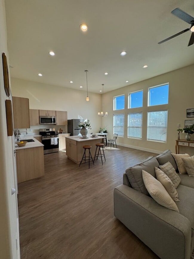 Building Photo - 11 on Limberlost