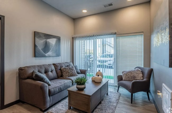 Interior Photo - The Crossings at East Cherry