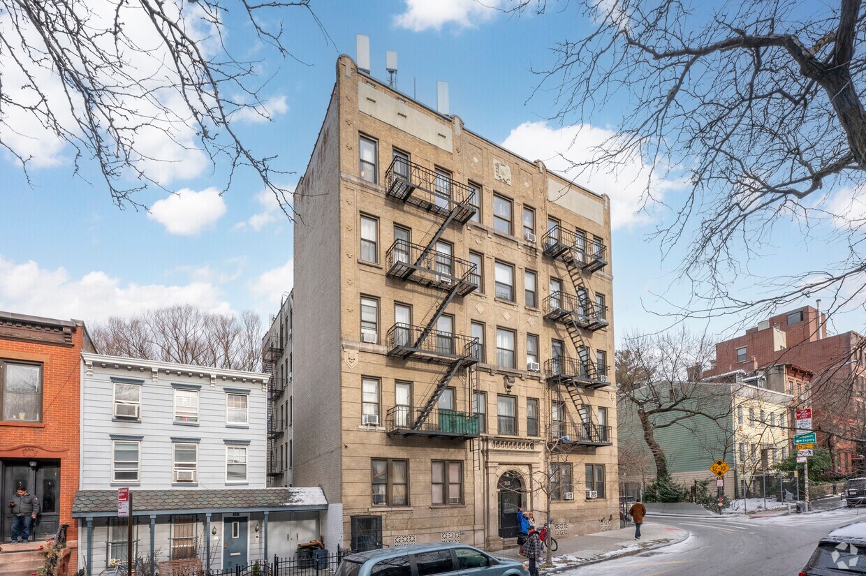 203 17th St - 203 17th Street