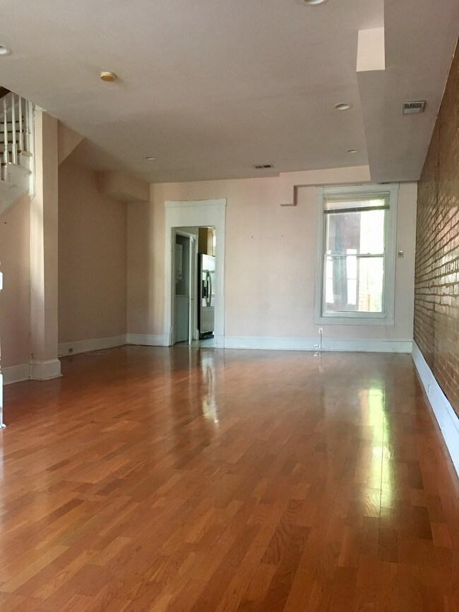 Foto del edificio - 155 U St NW