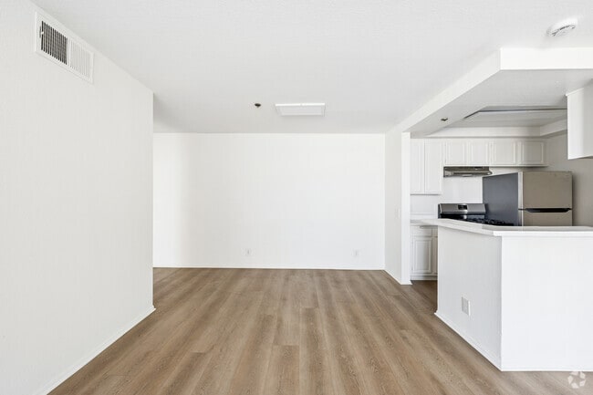 2 habitaciones, 2 baños - 1050 pies cuadrados - Comedor - Hyde Park