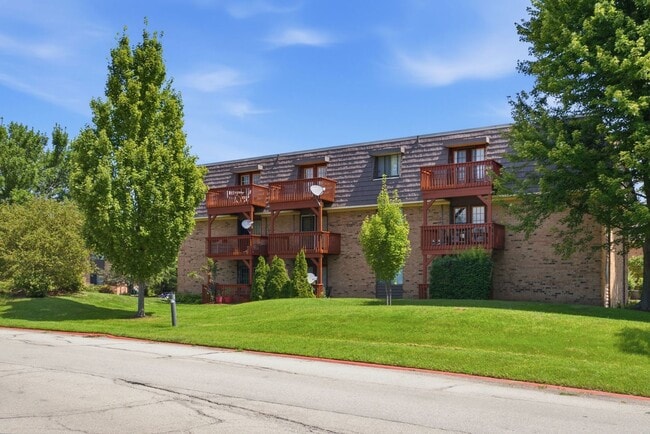 Building Photo - 1895 Tall Oaks Dr