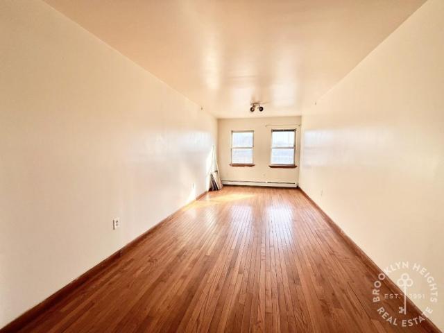 Foto principal - 2 bedroom in BROOKLYN NY 11233