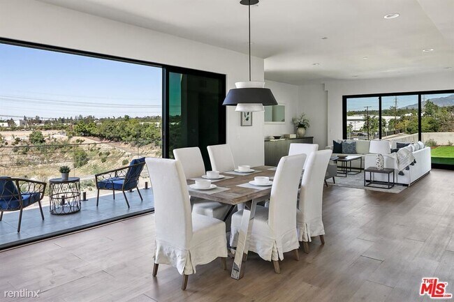 Building Photo - 5 br, 6 bath House - 3231 New York Drive