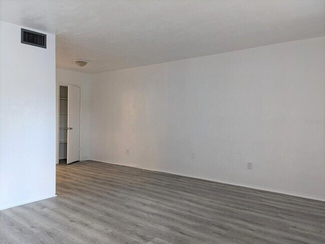 Foto del edificio - 1260 70th St N