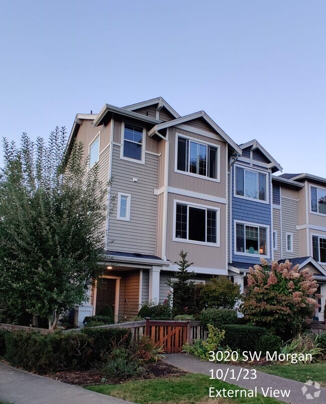 Building Photo - 3020 SW Morgan St