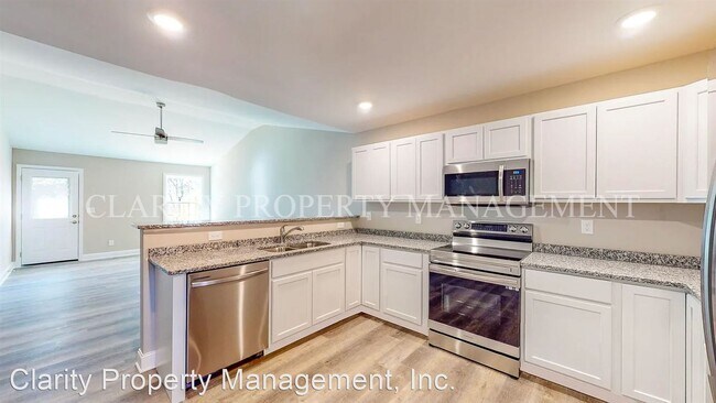 Foto del edificio - 2 br, 2 bath House - 882 Elrod St. SE