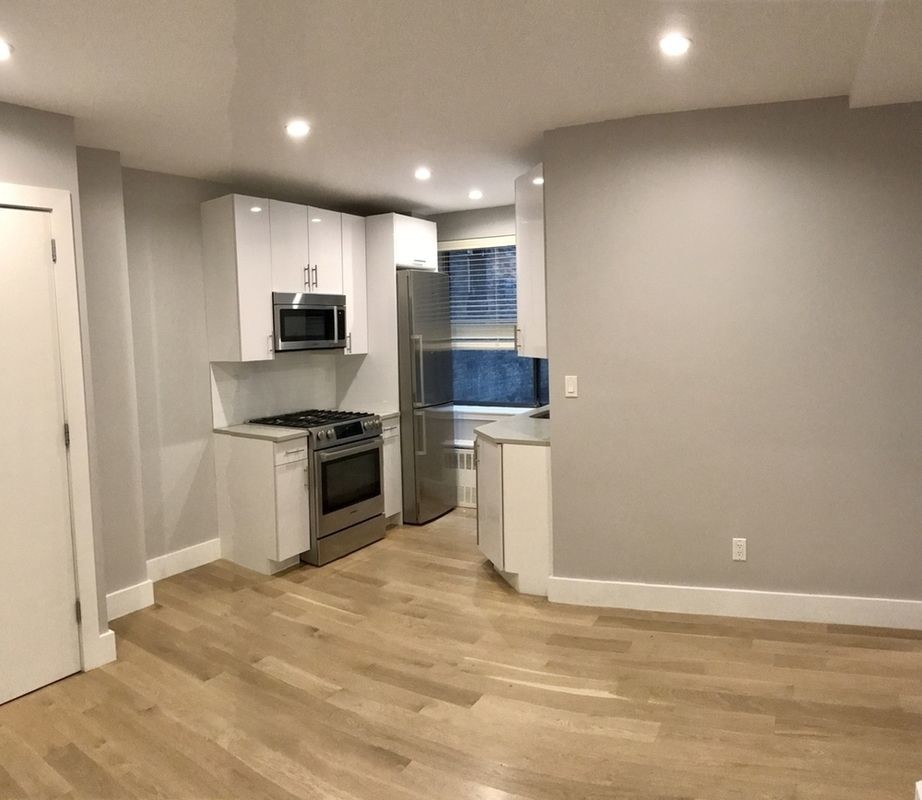 Foto principal - 112 E 40th St